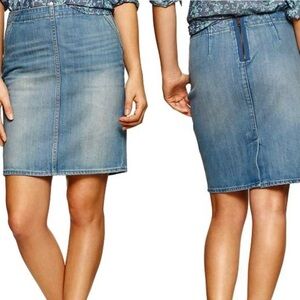 GAP Denim Pencil Skirt Size 28